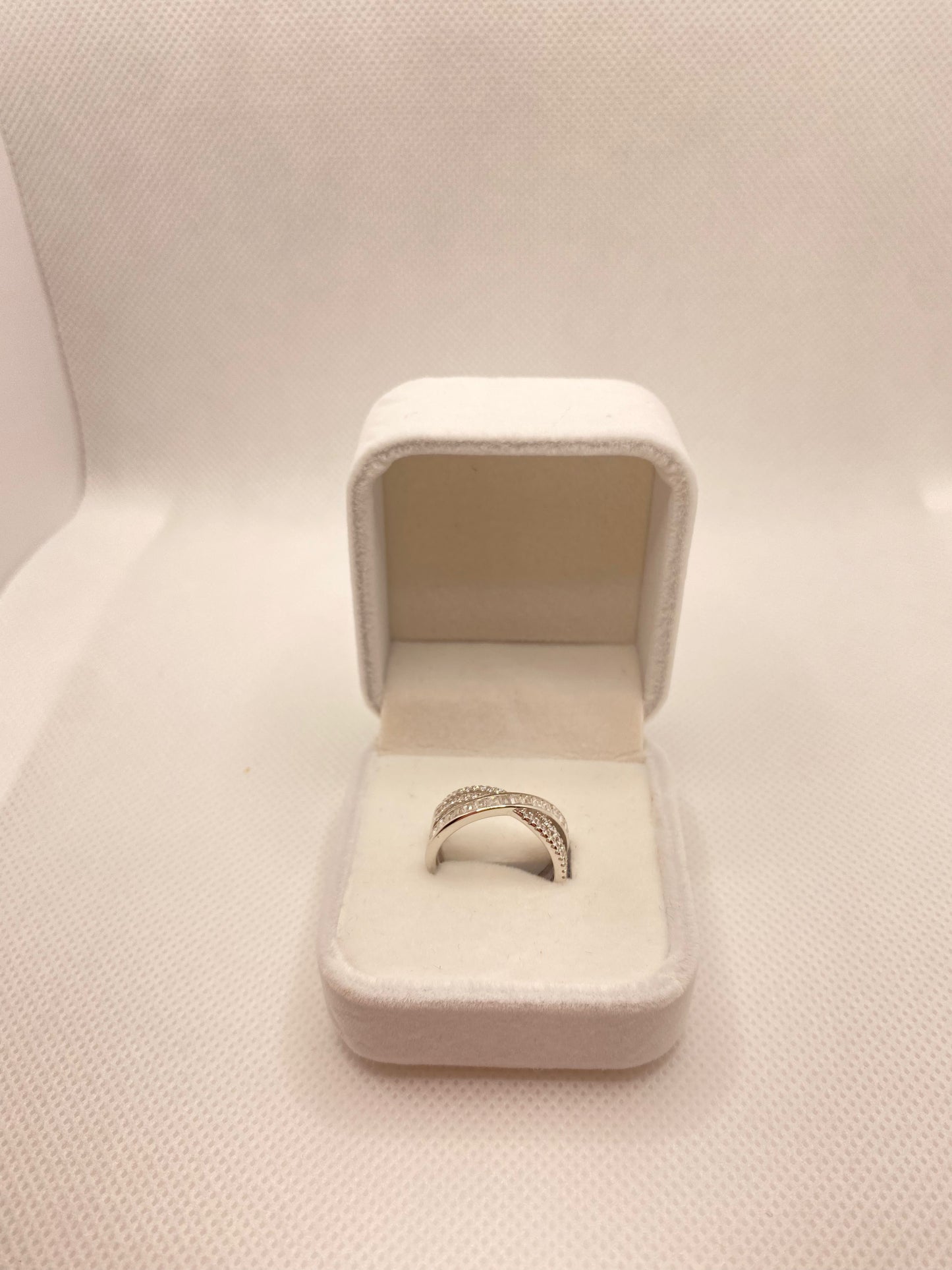 Crossed Ring